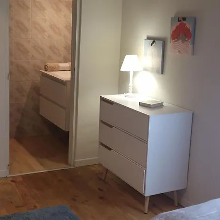 Charming 2-bedroom In Scenic Dordogne 아파트