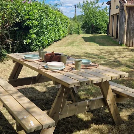 Charming 2-bedroom In Scenic Dordogne Saint-Alvère